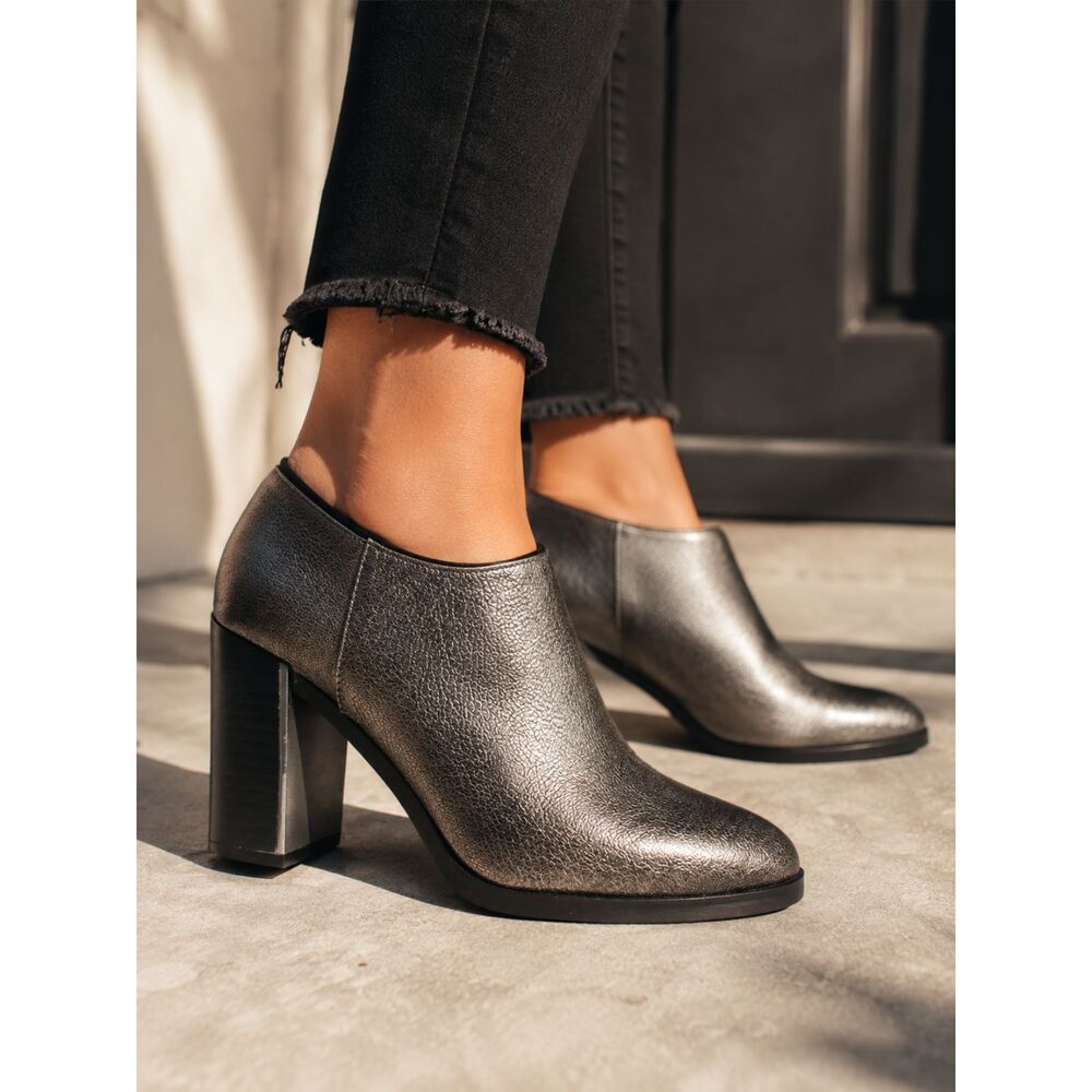 NINE WEST Leather Wintero Pewter Low Ankle Booties 6.5 Women's Chunky Heel Shoes